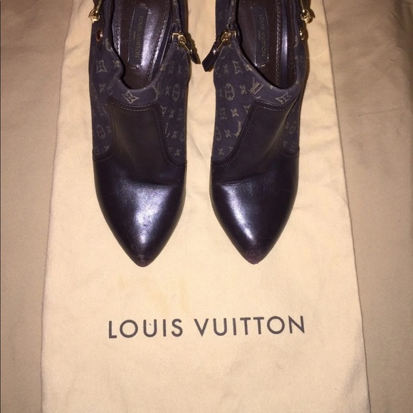 Authentic Louis Vuitton Monogram Mini Lin Ankle Boots - Picture 3 of 13